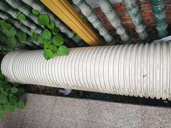 劣质PVC管